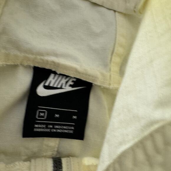 Nike Sportswear Icon Clash Women’s Jacket Size M Light Yellow Ripstop CZ9328-113 - Picture 2 of 8